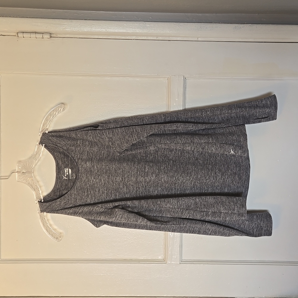 Old Navy Active fitted cold shoulder Gray